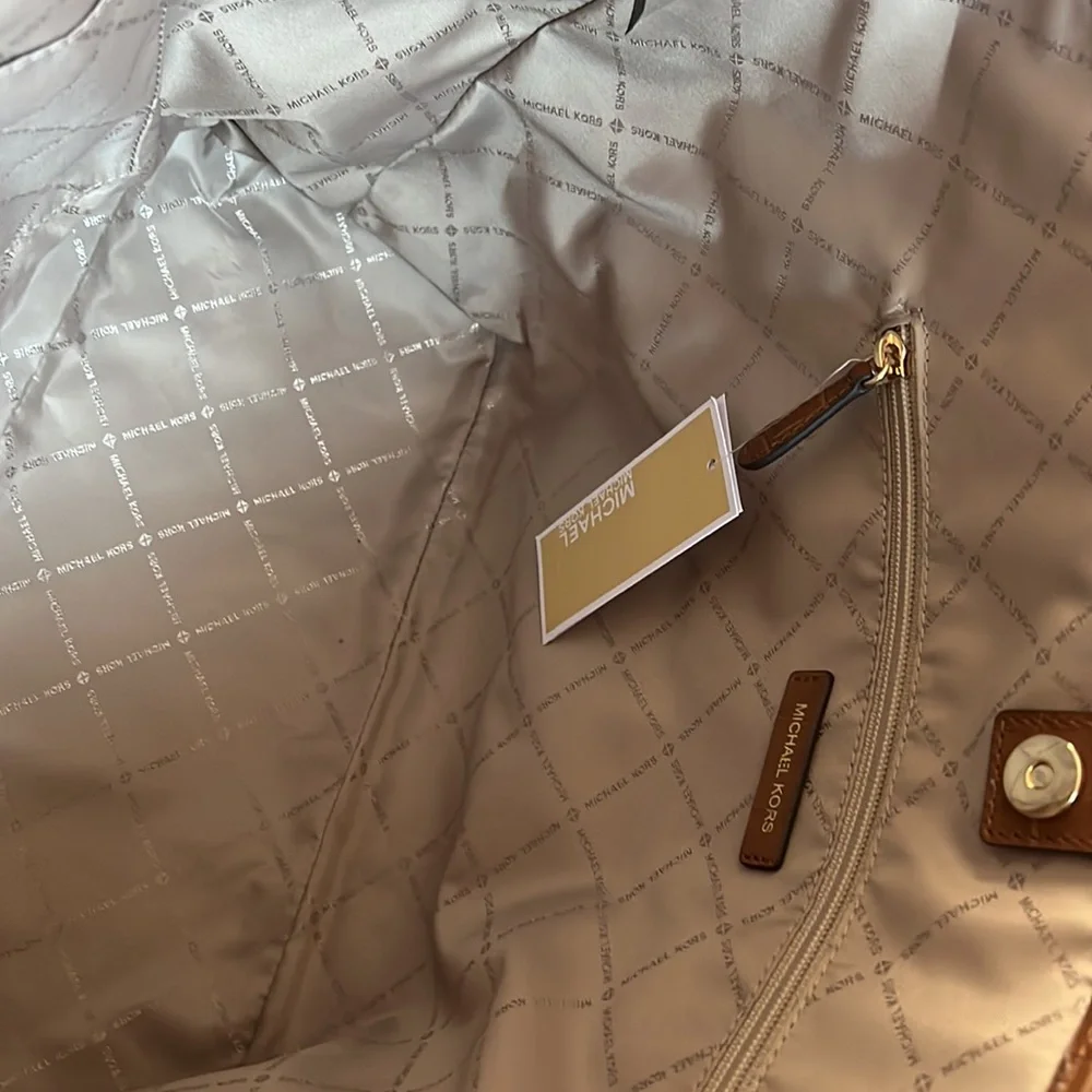 Brand New Authentic MK Tote Bag - Picture 4 of 6